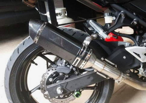 Mejora del rendimiento de las motocicletas con sistemas de escape de fibra de carbono