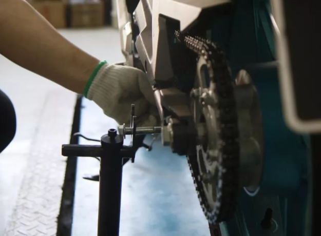 How to maintain the motorcycle chain